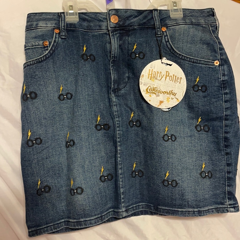 Harry Potter cake worthy demon skirt.